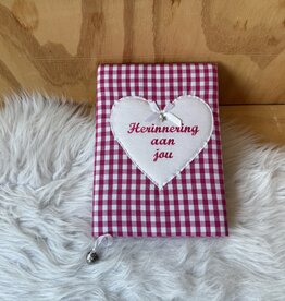 Herinneringsboek fuchsia ruit