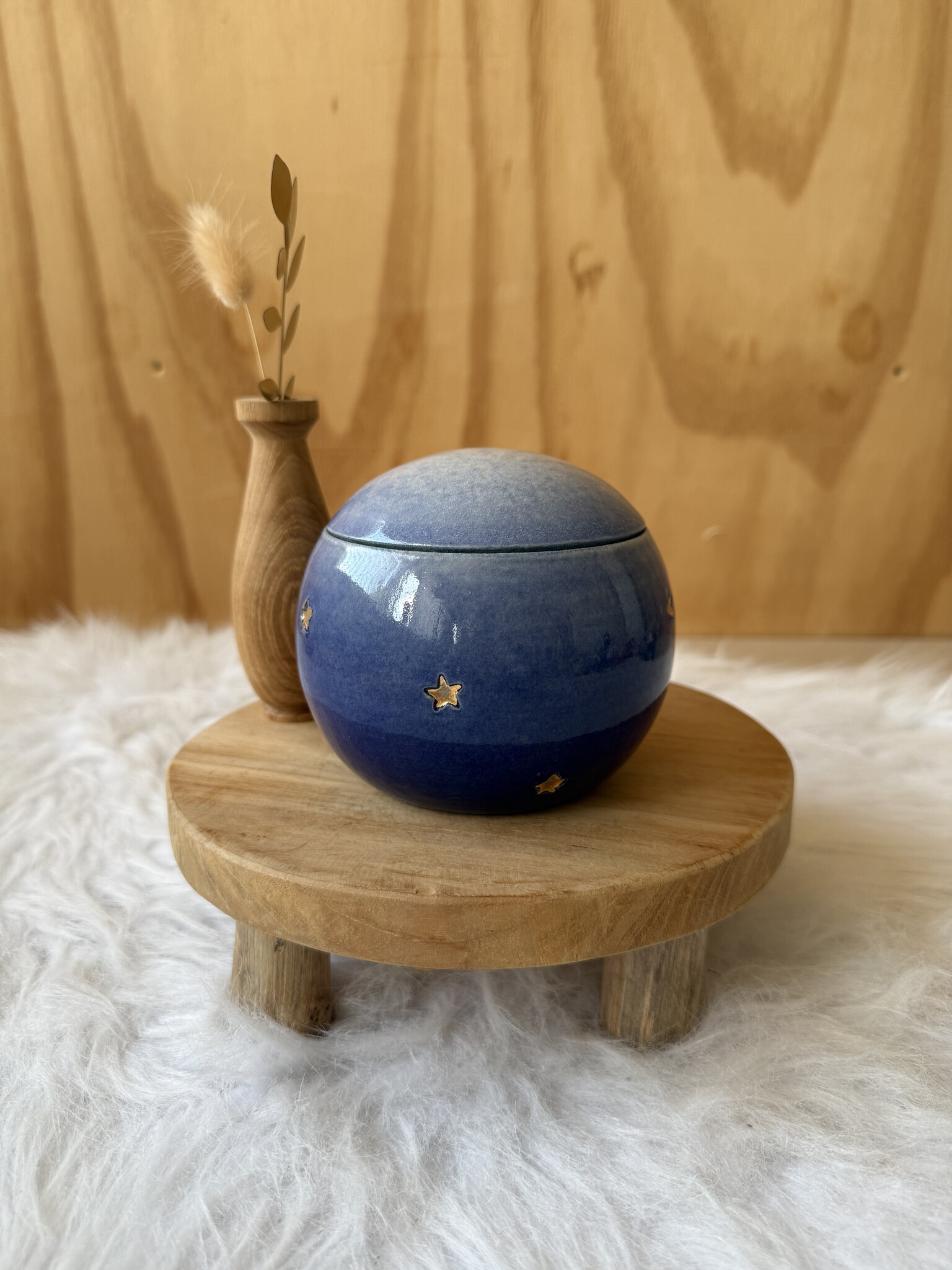 Urn Blauw met gouden sterretjes