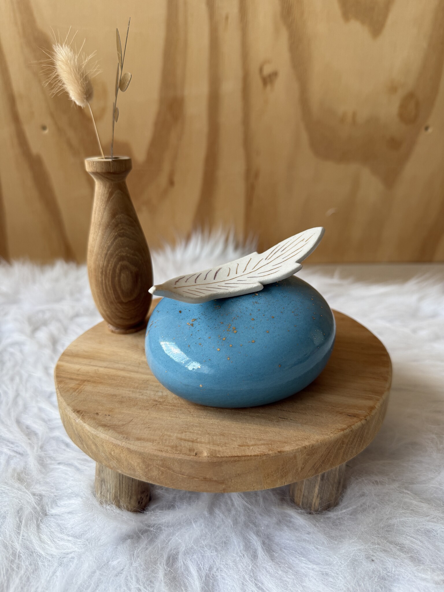 Urn Blauw met veer