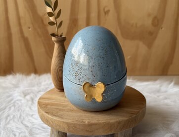 Urn Lichtblauw met gouden vlinder