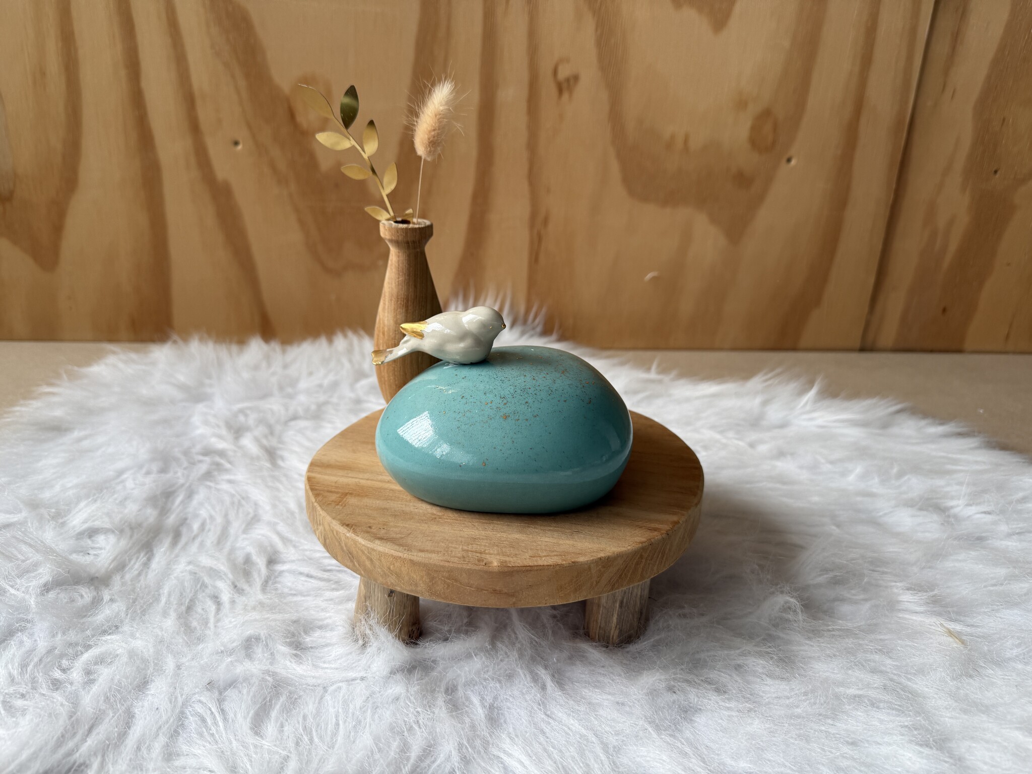 Urn Mint met vogeltje