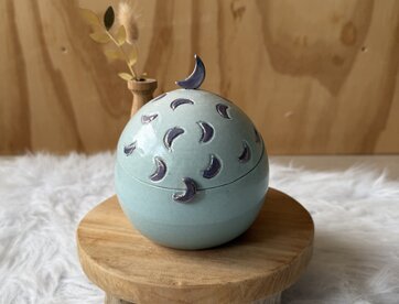 Urn Lichtblauw met maantjes
