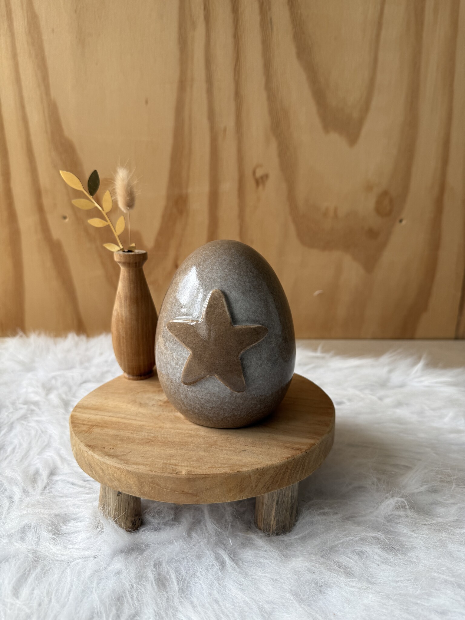 Urn met taupe ster