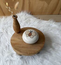 Urn Vergeet-me-nietje, Vlinder taupe licht