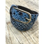 Riem leer slangen print blauw  smal 2 cm met gouden gesp