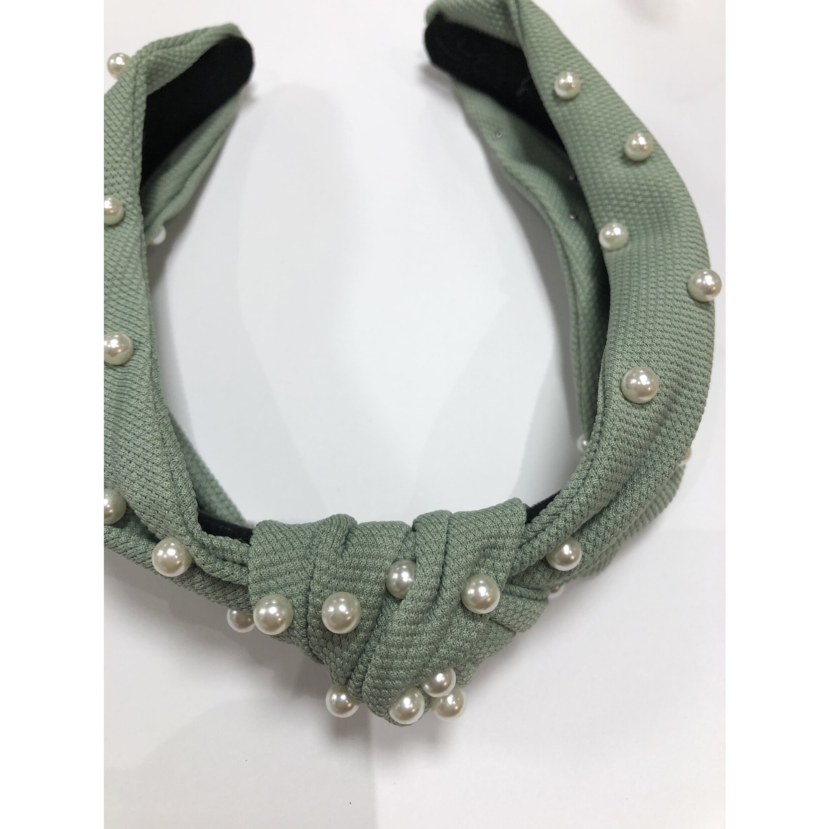 Diadeem mint groen knoop met parels