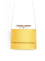 Tas  geel met messing beugel met een kroko motief.