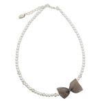 Rian Rian Parel ketting  met taupe organza strikje