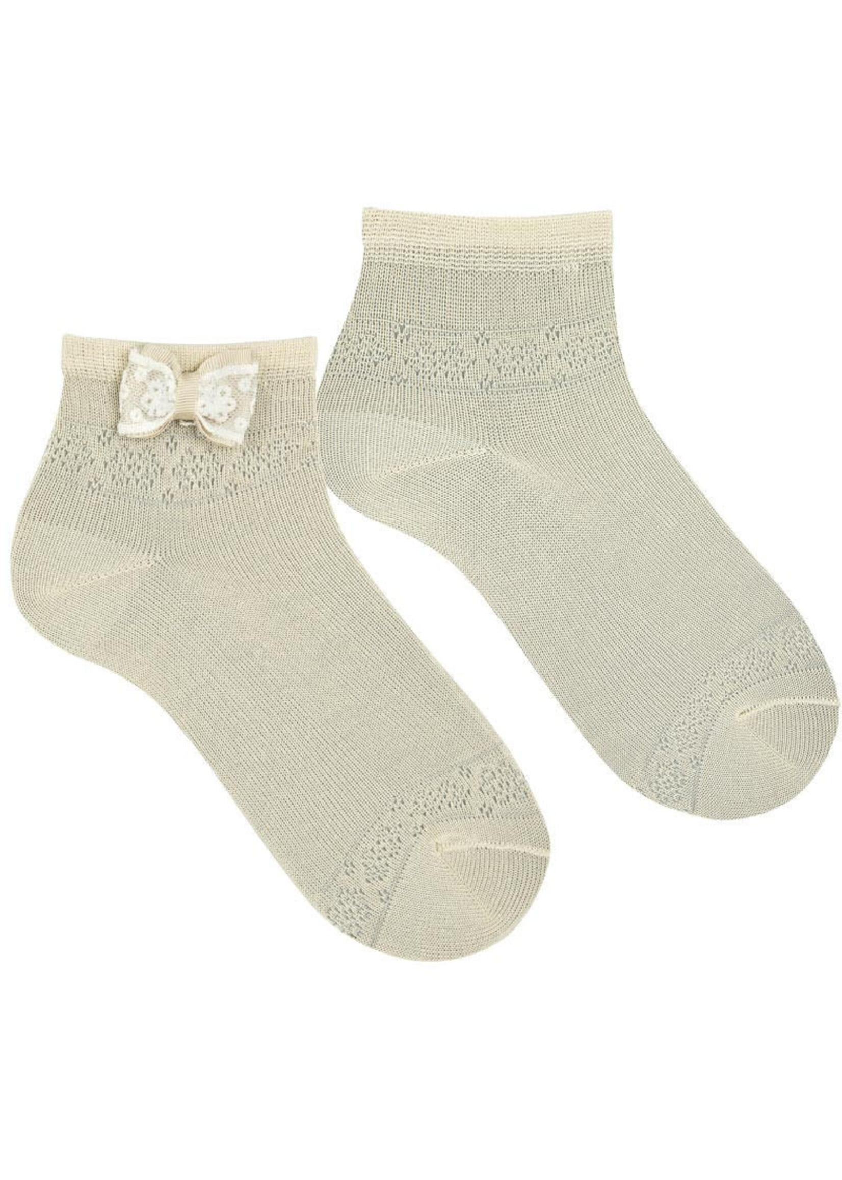 Condor Condor Ceremony  socks with lace trim bow LINEN