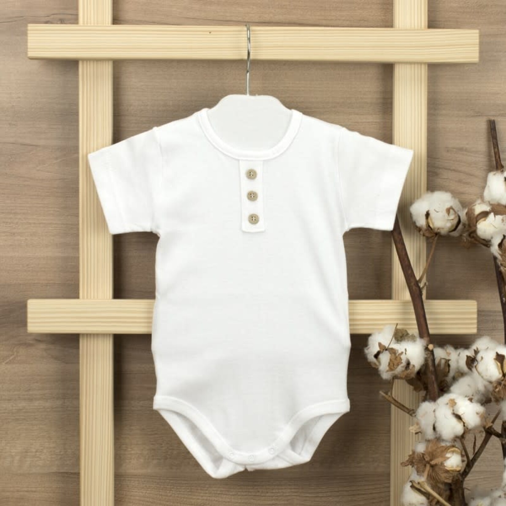 Babidu Babidu  Romper wit met knoopjes
