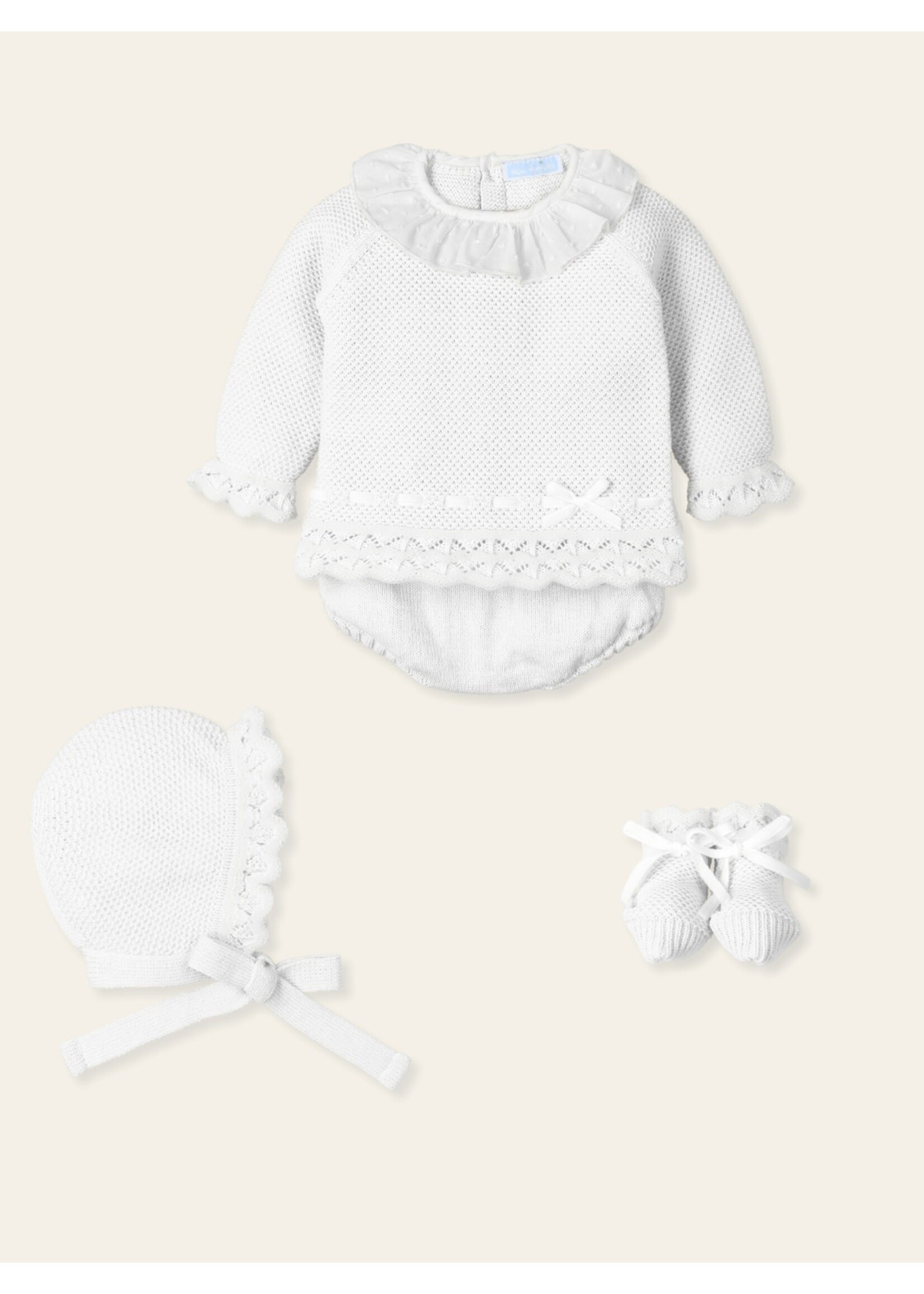 Mac Ilusion Mac Ilusion Traje 4P Canesú, culotte punto, capota y patucos pasacintas terciopelo ""COBIJAR"" BlancoB