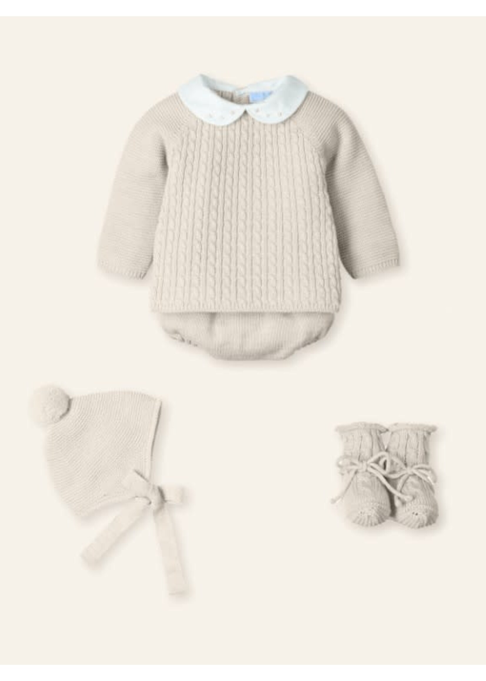 Mac Ilusion Mac Ilusion Traje 4P trencitas con cuello bordado, patucos y gorro pompom "CLOUD BRAIDE" Natural B