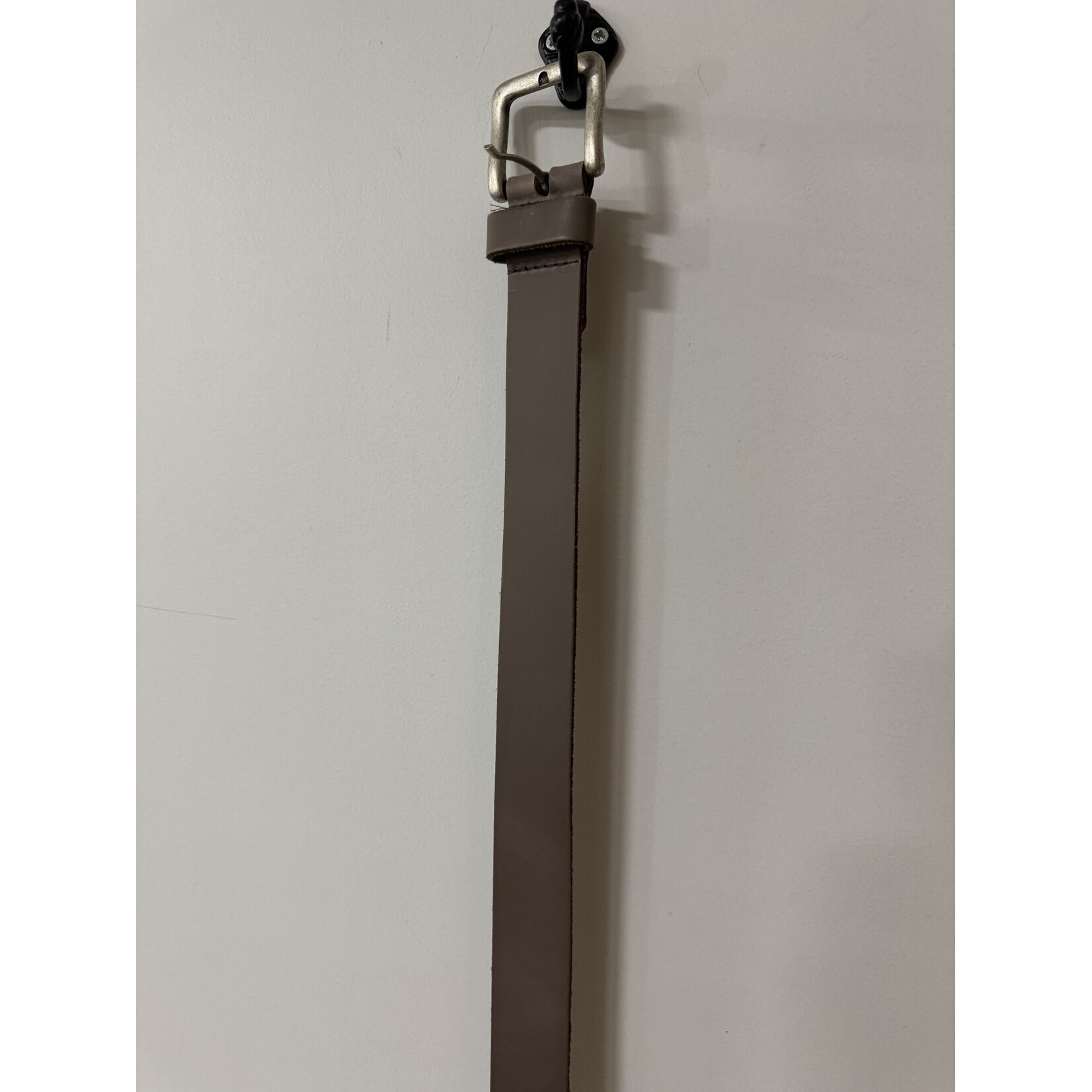 Riem  Leer taupe met oud zilveren gesp