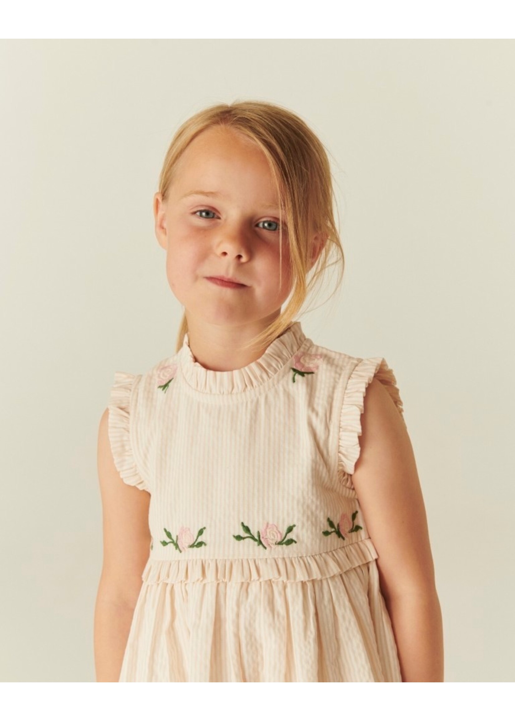 Copenhagen Colors Copenhagen Colors SEERSUCKER DRESS W. RUFFLES AND EMB. DUSTY ROSE W CREAM STRIPE 261-200-501