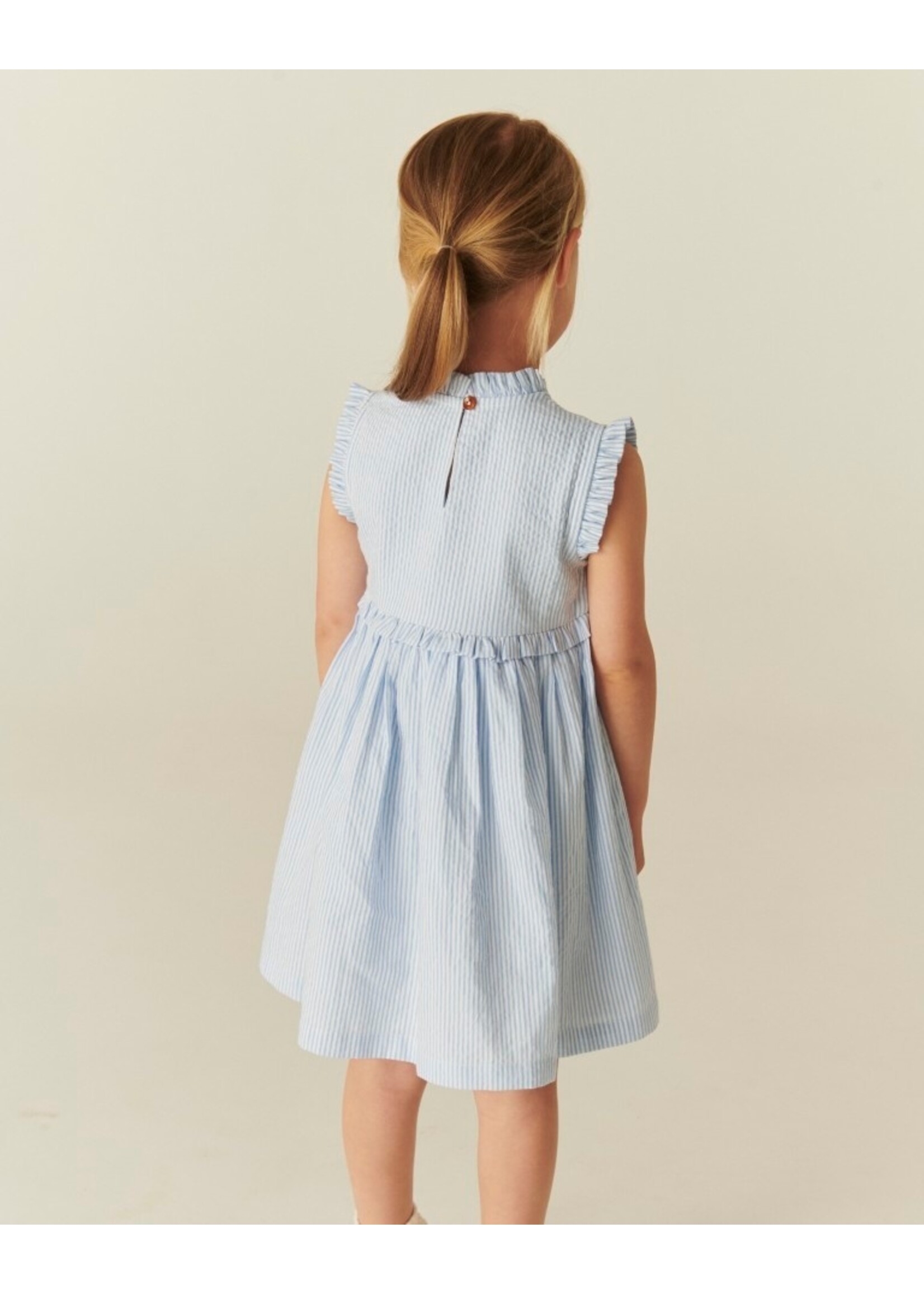 Copenhagen Colors Copenhagen Colors SEERSUCKER DRESS W. RUFFLES AND EMB. SKY BLUE W CREAM STRIPE 261-200-501