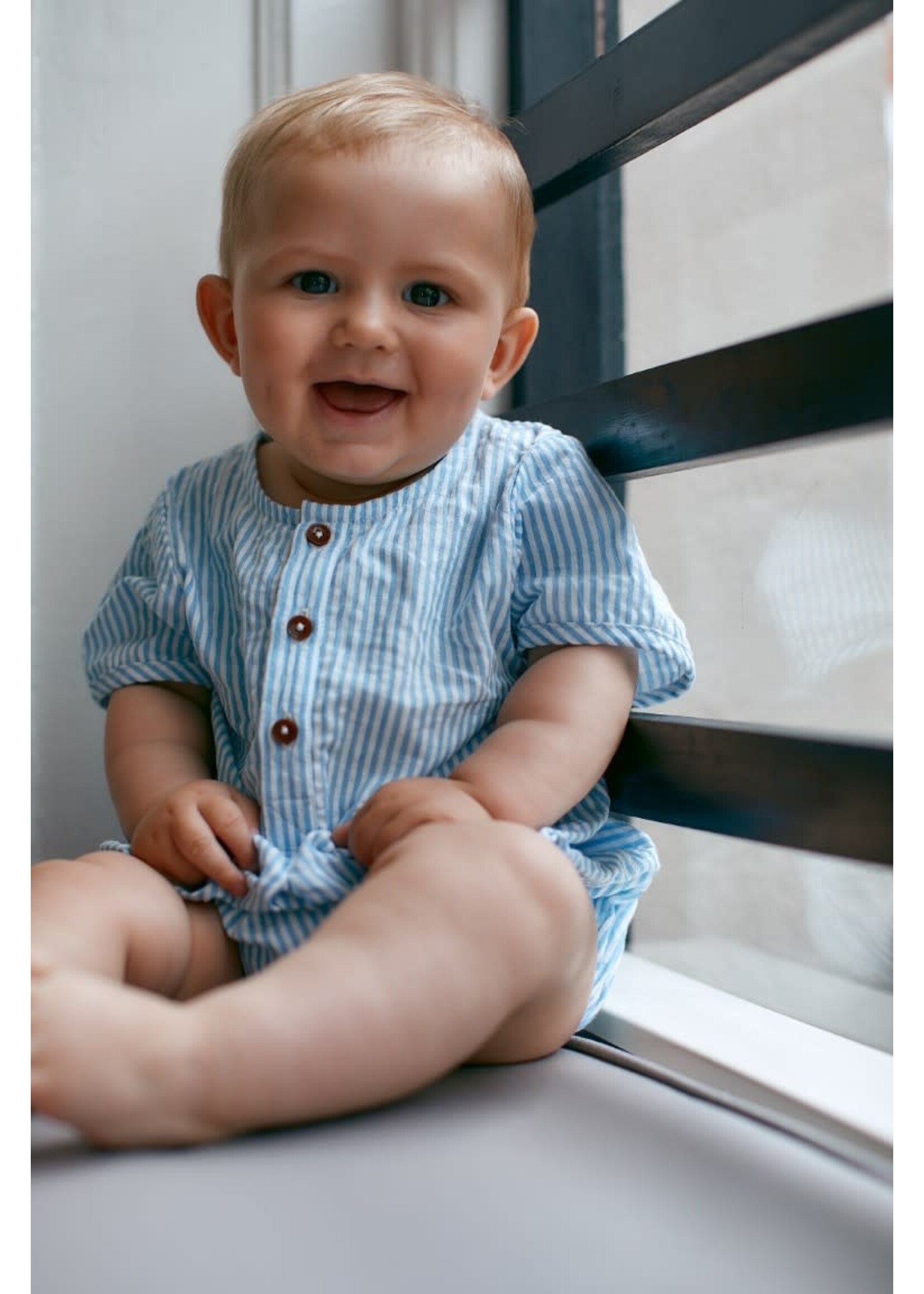 Copenhagen Colors Copenhagen Colors SEERSUCKER ROMPER W. SLEEVES SKY BLUE W CREAM STRIPE 241-200-502-B