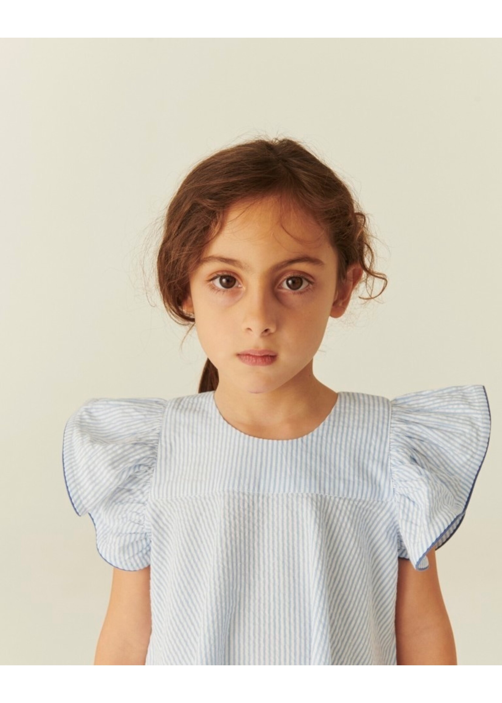 Copenhagen Colors Copenhagen Colors SEERSUCKER DRESS W. FRILL SLEEVES SKY BLUE W CREAM STRIPE W OCEAN BLUE 241-200-503