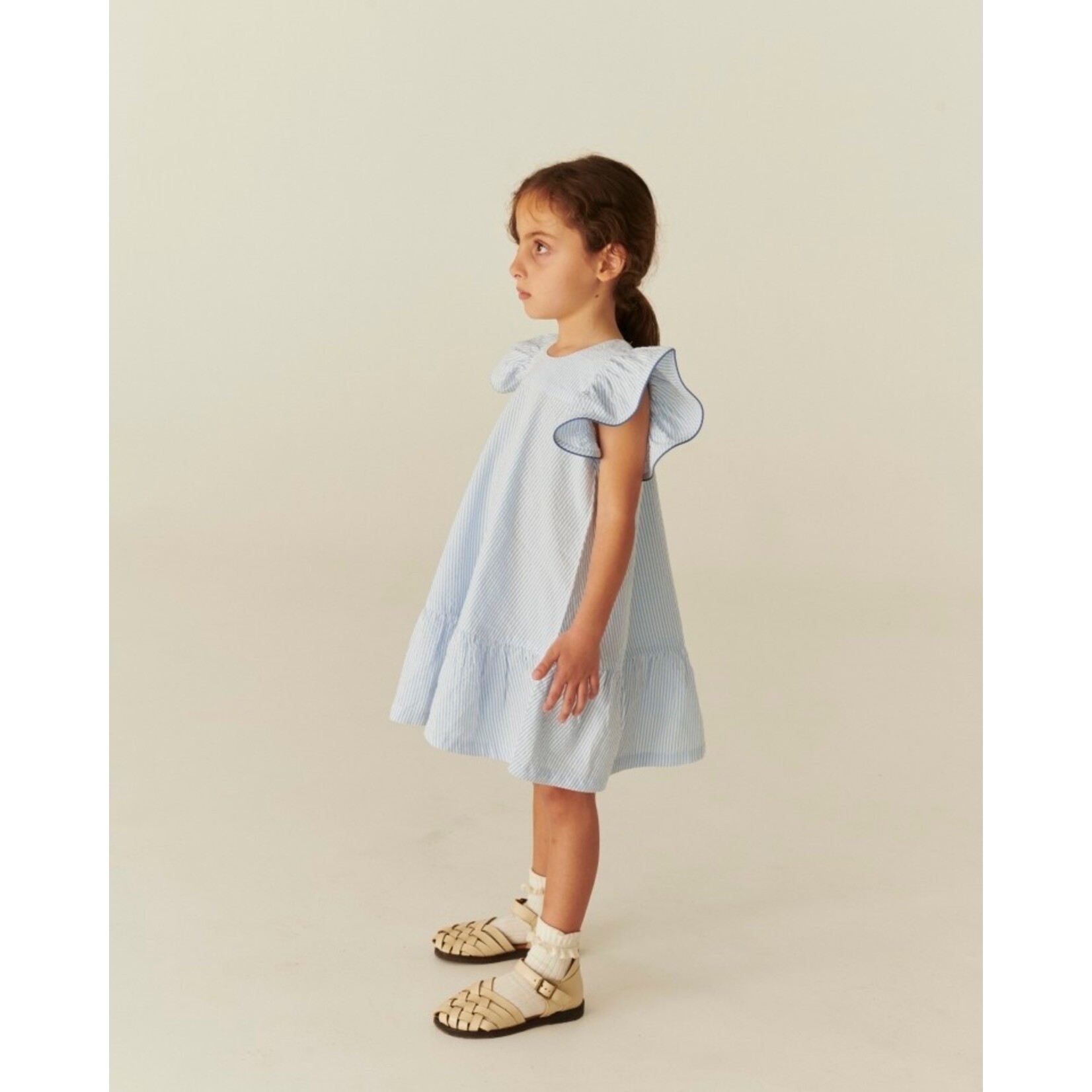 Copenhagen Colors Copenhagen Colors SEERSUCKER DRESS W. FRILL SLEEVES SKY BLUE W CREAM STRIPE W OCEAN BLUE 241-200-503