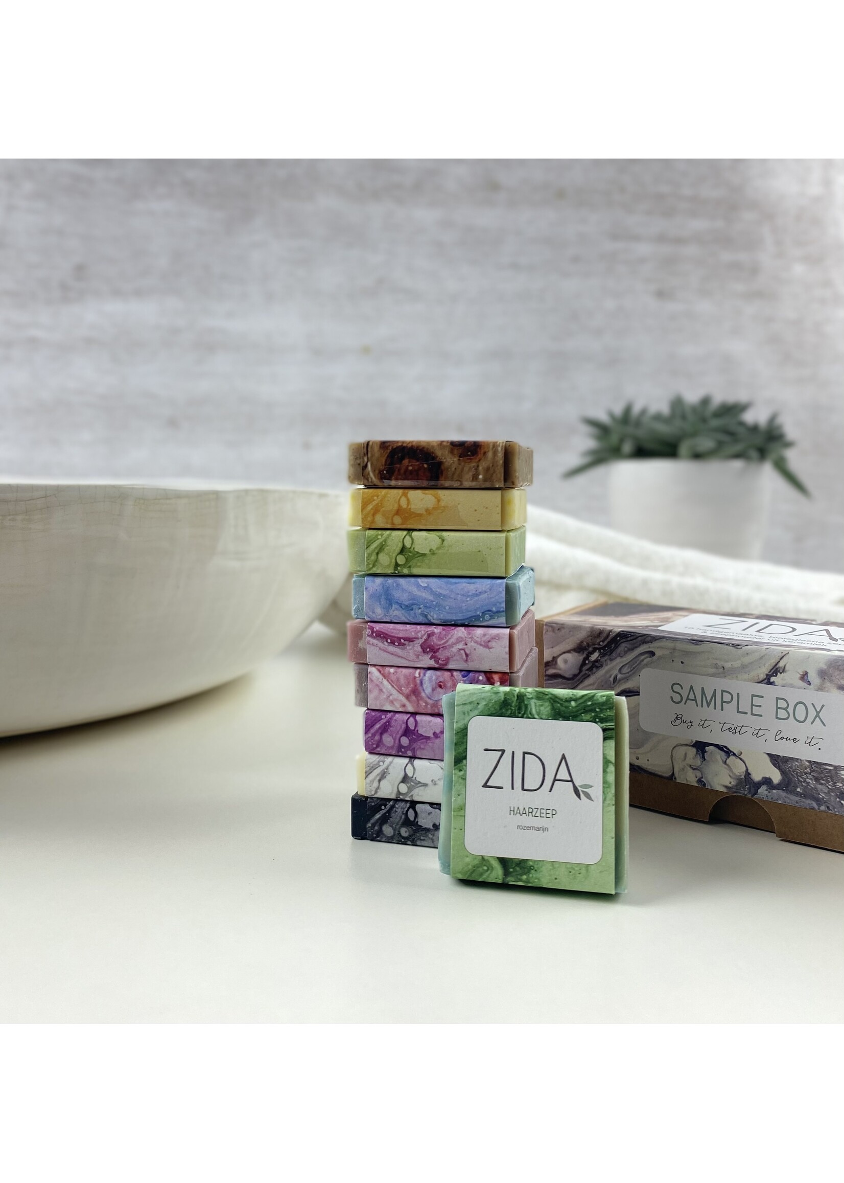 Sample box met 10 zepen en 1 zeepbakje