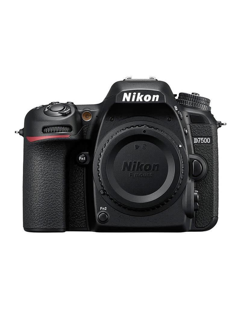 Nikon Nikon D7500 + AF-S DX 18-300 f/3.5-6.3G ED VR