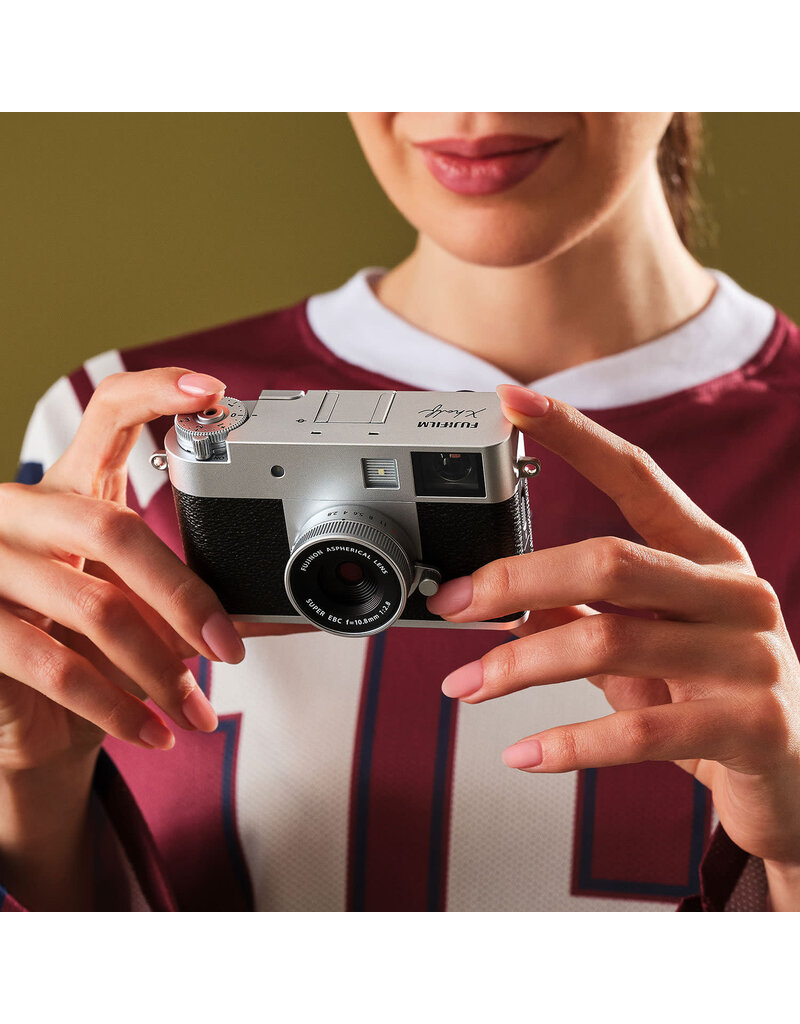 Fujifilm Fujifilm X half Silver compact camera