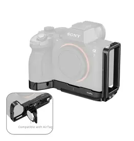 SmallRig SmallRig 6034 L-Shaped Mount Plate w/ Airtag Slot For Sony Alpha 7 V / 7R V