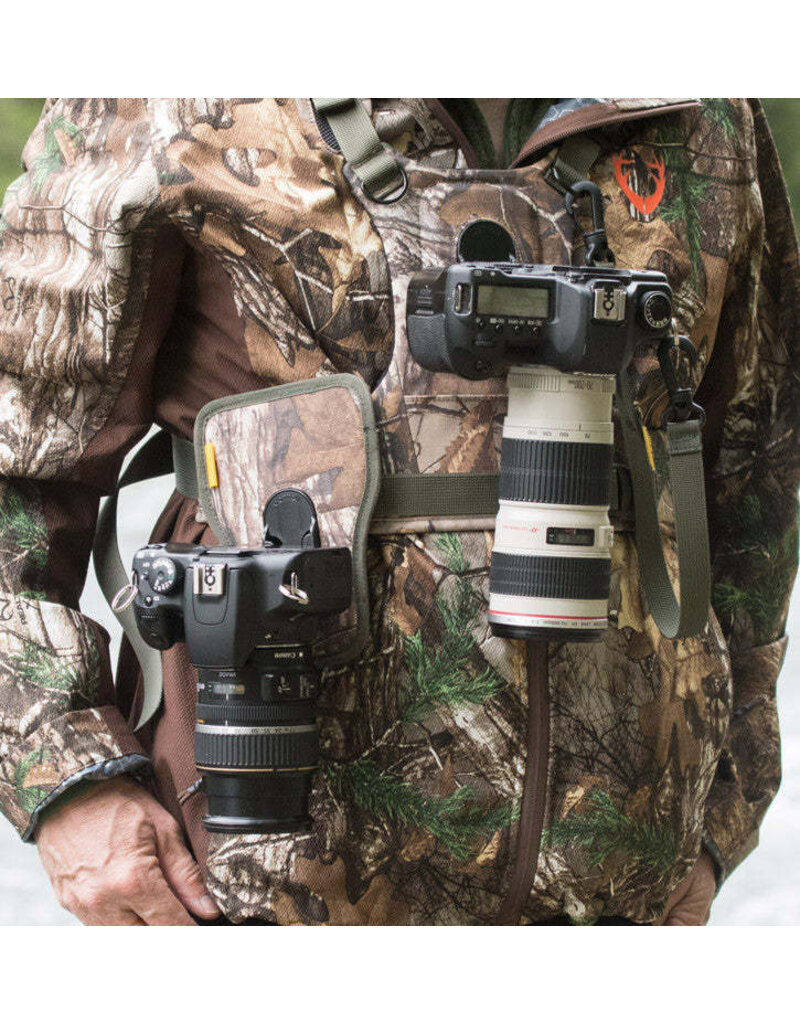Cotton Carrier Cotton Carrier Camera Vest voor 2 camera's met heupholster Camo