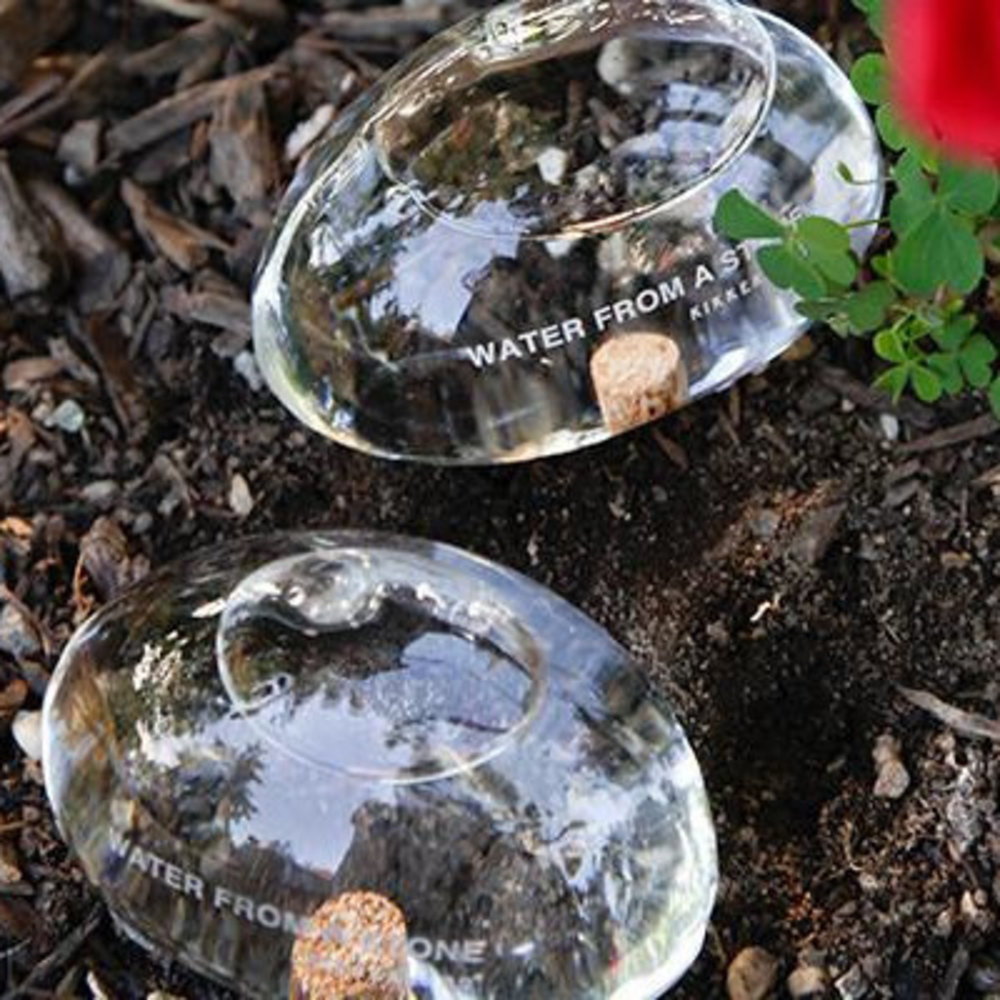 Kikkerland Kikkerland - plantenaccessoire - watersteen Kikkerland Kikkerland - plantenaccessoire - watersteen