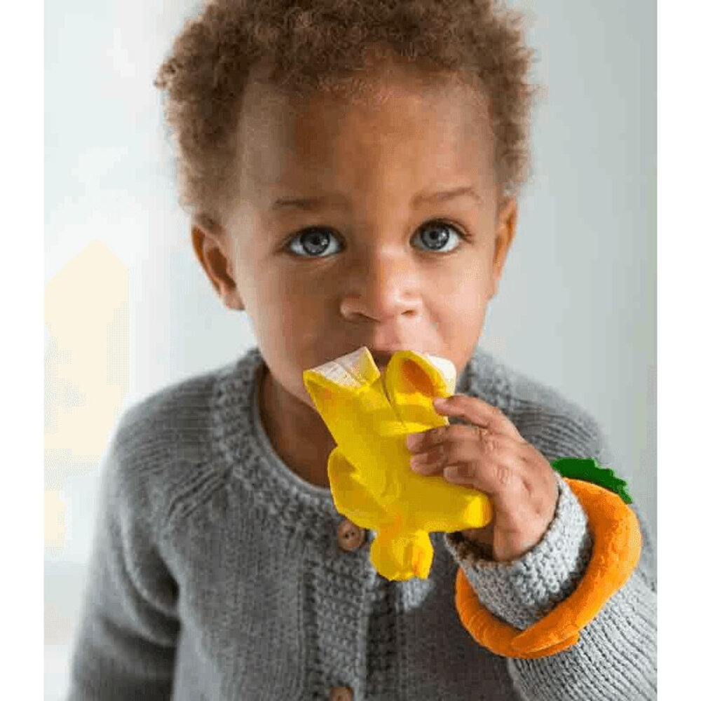 Oli & Carol Oli & Carol - bijtspeeltje - banaan