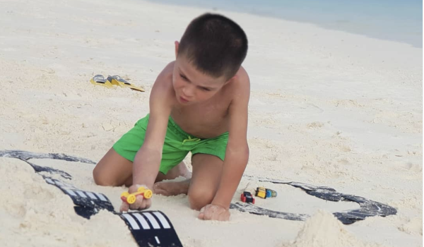 waytoplay autoweg op het strand bij de Hoge Ramen