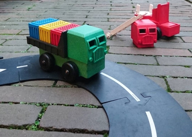 Luke's Toy Factory | Vrachtwagens bouwen uit blokken Luke's Toy Factory | Vrachtwagens bouwen uit blokken