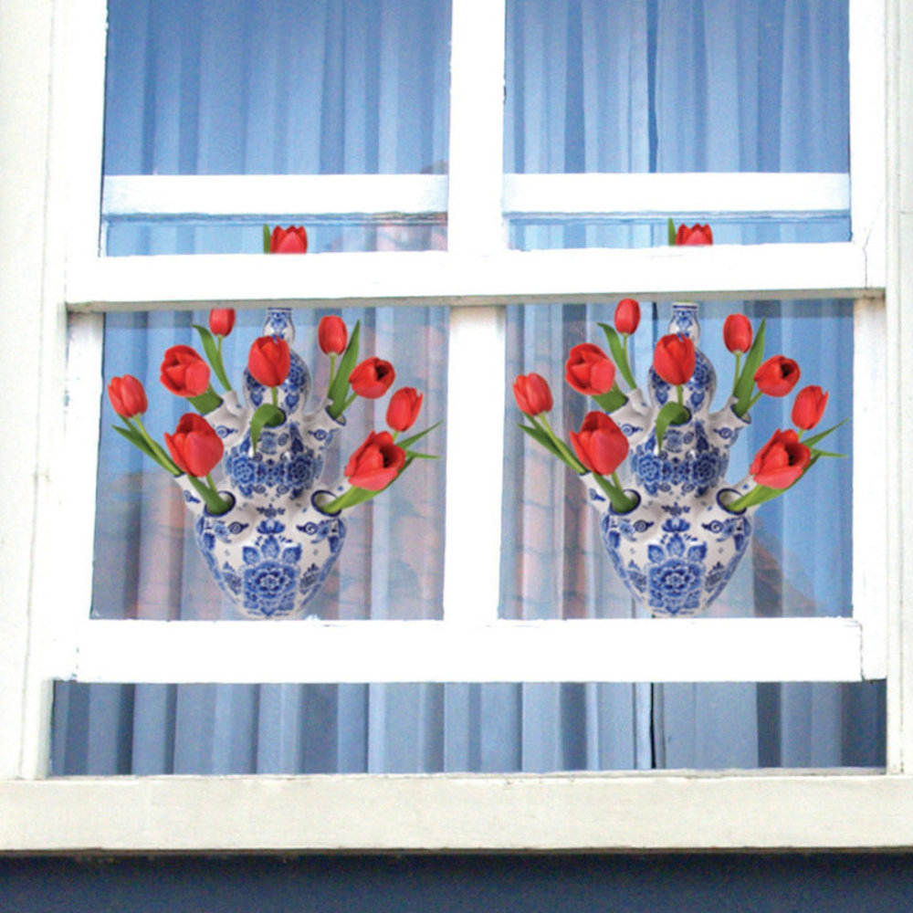 Flatflowers Flat flowers - raamsticker - rode tulpen in Delfts blauwe vaas Flatflowers Flat flowers - raamsticker - rode tulpen in Delfts blauwe vaas