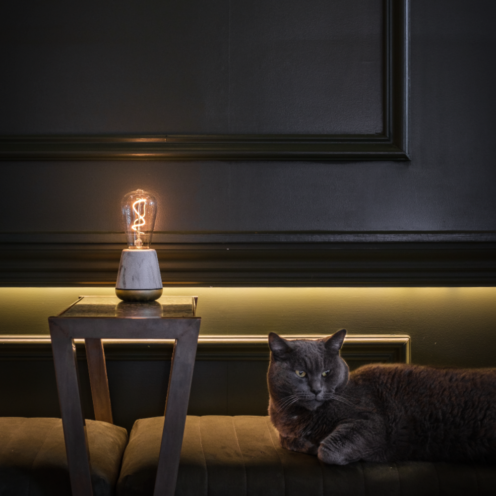 Humble Humble - one table light - white marble