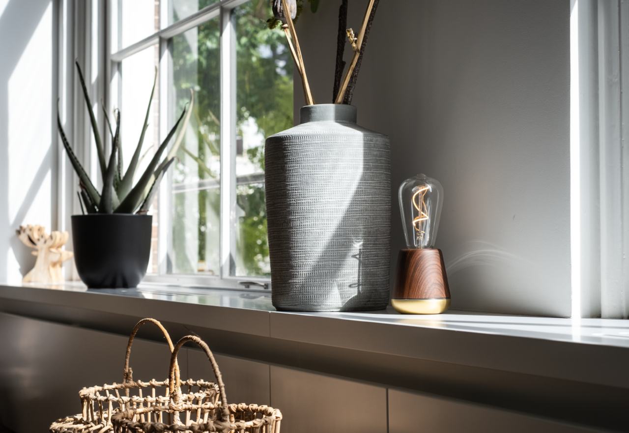 Humble Humble - one table light - walnut Humble Humble - one table light - walnut