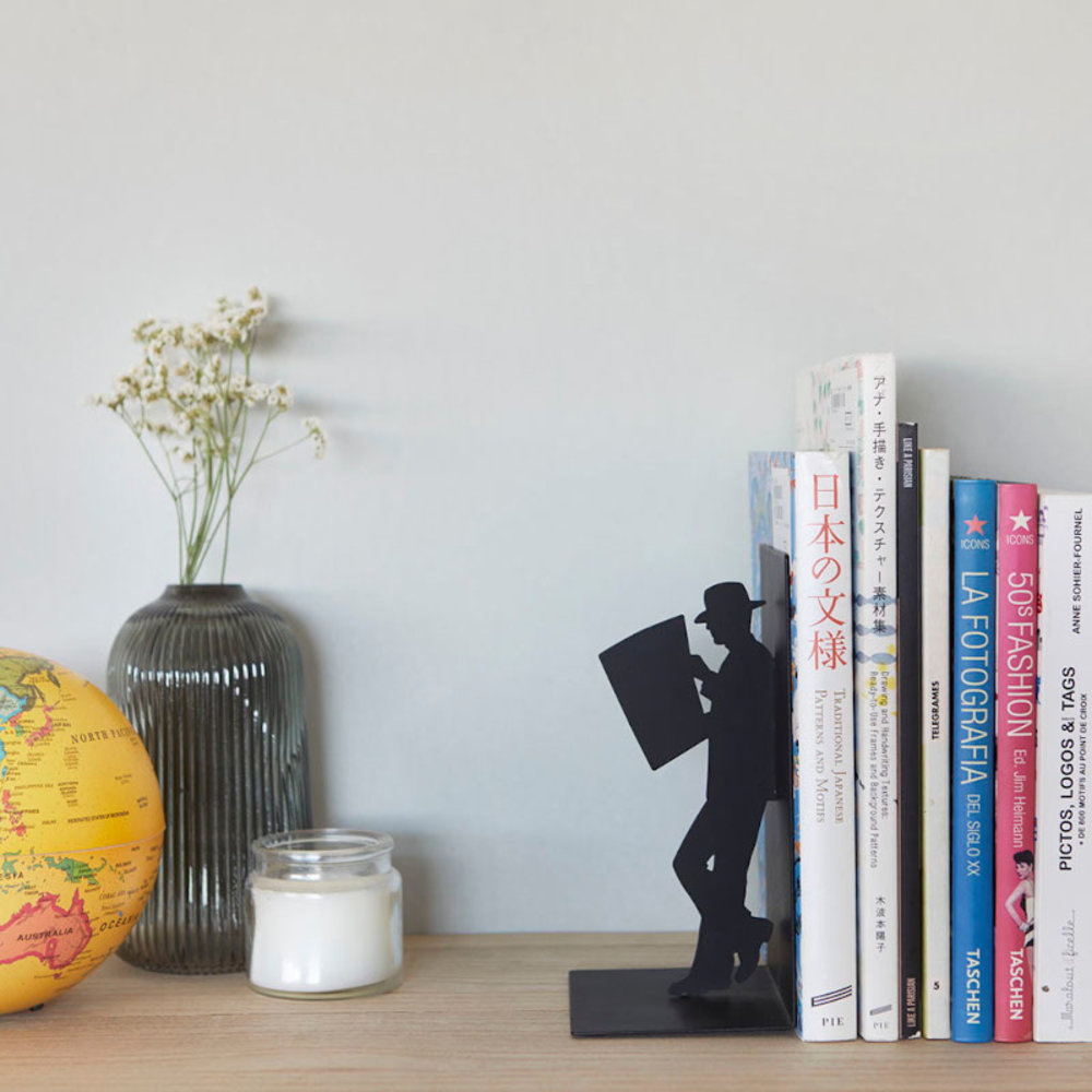 Balvi Balvi - boekensteun - de lezer Balvi Balvi - boekensteun - de lezer