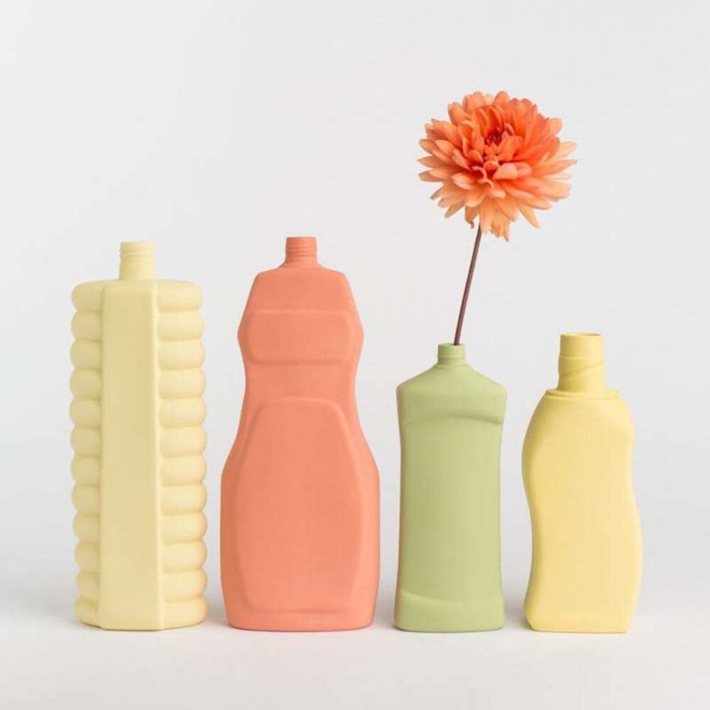 Foekje Fleur Foekje Fleur - porcelain bottle vase - #14 spring Foekje Fleur Foekje Fleur - porcelain bottle vase - #14 spring