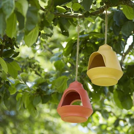 Point Virgule Point Virgule - bamboevezel vogelhuisje - okergeel Point Virgule Point Virgule - bamboevezel vogelhuisje - okergeel