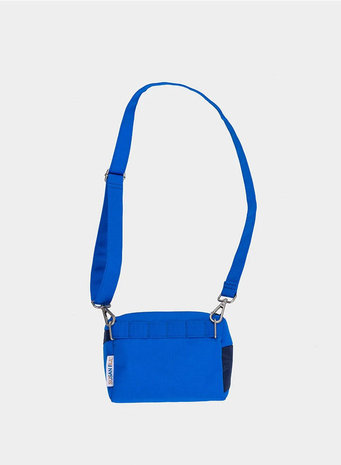 Susan Bijl Susan Bijl - the new bum bag small - blauw & donkerblauw Susan Bijl Susan Bijl - the new bum bag small - blauw & donkerblauw