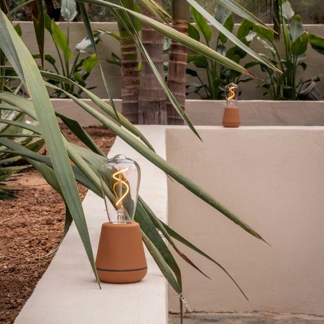 Humble Humble - one table light outdoor PET - cinnamon