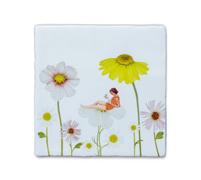 Storytiles Storytiles - tegel small - surrounded by flowers (10x10 cm) Storytiles Storytiles - tegel small - surrounded by flowers (10x10 cm)