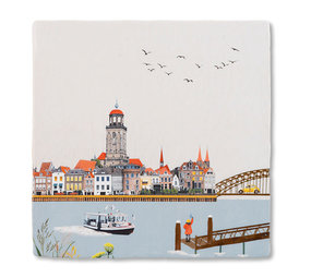 Storytiles Storytiles - tegel medium - zwaaiend naar deventer (13x13 cm) Storytiles Storytiles - tegel medium - zwaaiend naar deventer (13x13 cm)