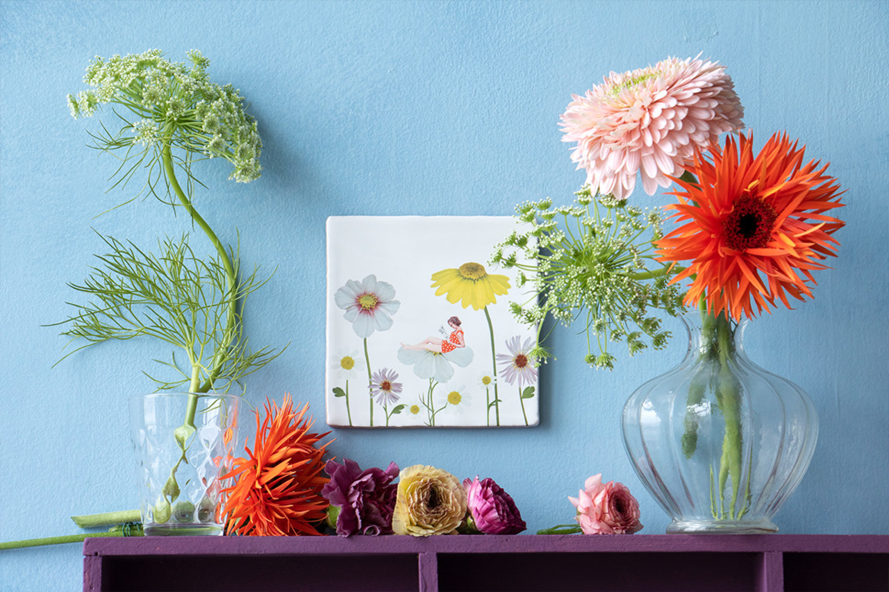 Storytiles Storytiles - omringd door bloemen - klein Storytiles Storytiles - omringd door bloemen - klein