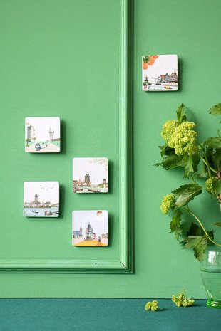 Storytiles Storytiles - tegel magneet - zwaaiend naar deventer (6x6 cm) Storytiles Storytiles - tegel magneet - zwaaiend naar deventer (6x6 cm)