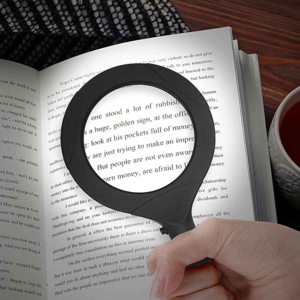 Balvi Balvi - vergrootglas met lampjes Balvi Balvi - vergrootglas met lampjes