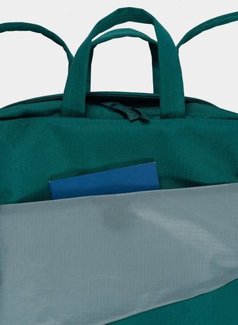 Susan Bijl Susan Bijl - the new backpack - donkergroen & grijs Susan Bijl Susan Bijl - the new backpack - donkergroen & grijs
