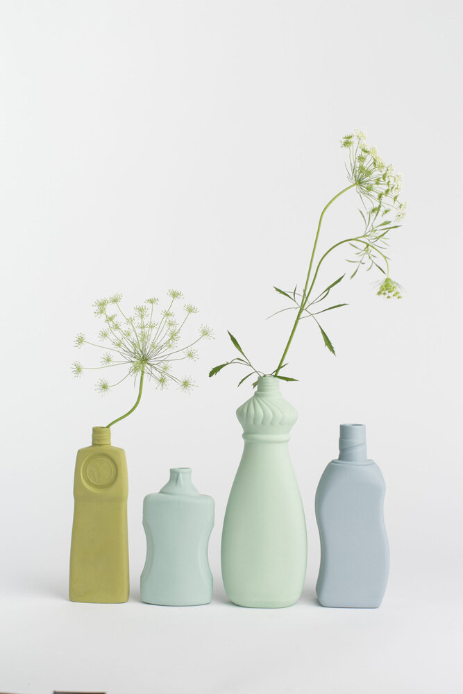 Foekje Fleur Foekje Fleur - porseleinen flesvaas - #15 mintgroen Foekje Fleur Foekje Fleur - porseleinen flesvaas - #15 mintgroen