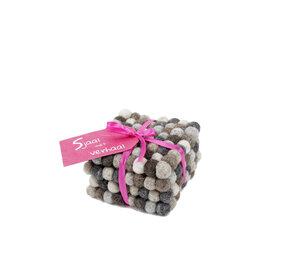 Sjaal met verhaal Sjaal met verhaal - onderzetters vierkant 10 cm - naturel (set van 4) Sjaal met verhaal Sjaal met verhaal - onderzetters vierkant 10 cm - naturel (set van 4)