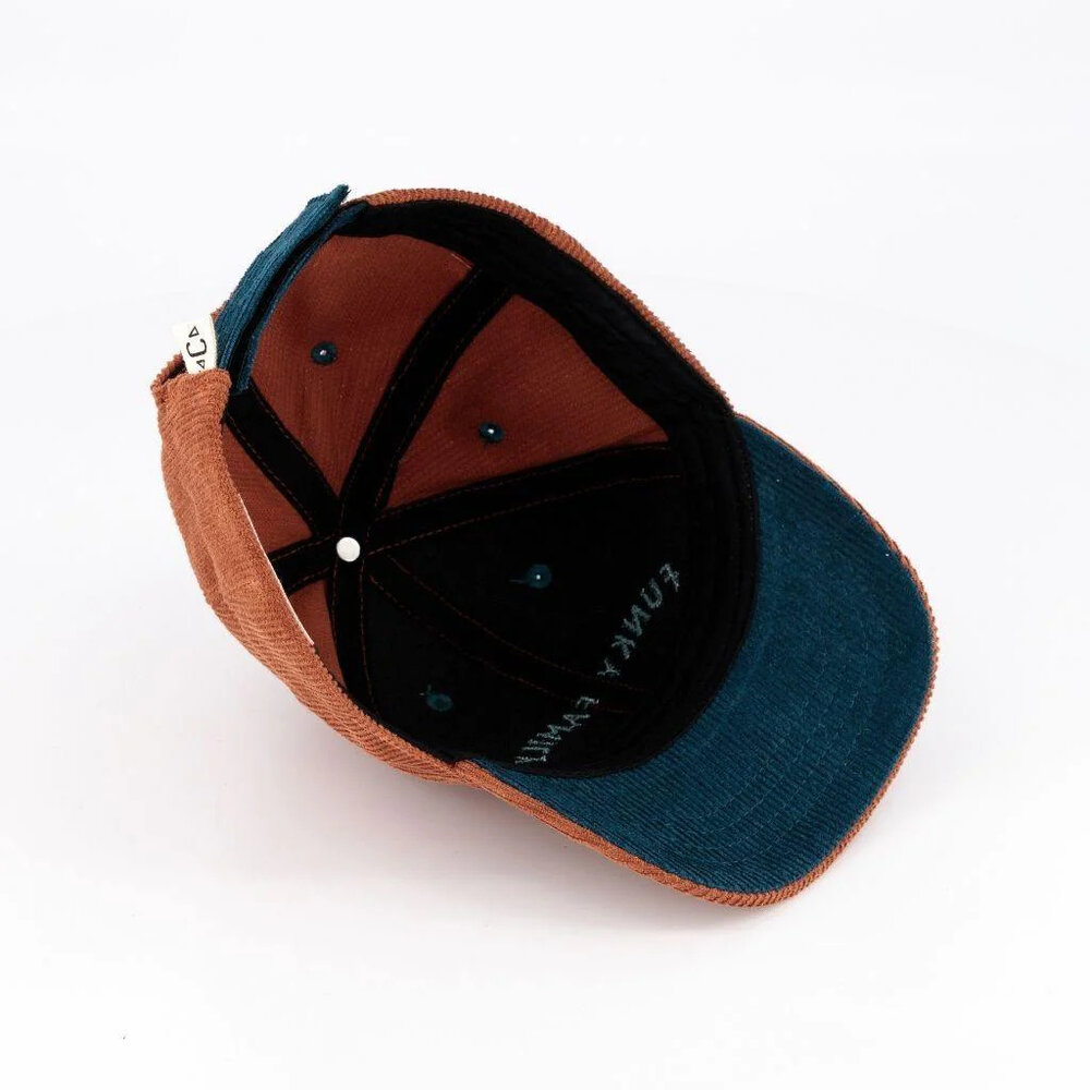 Chamaye Chamaye - pet corduroy - funky family bruin Chamaye Chamaye - pet corduroy - funky family bruin
