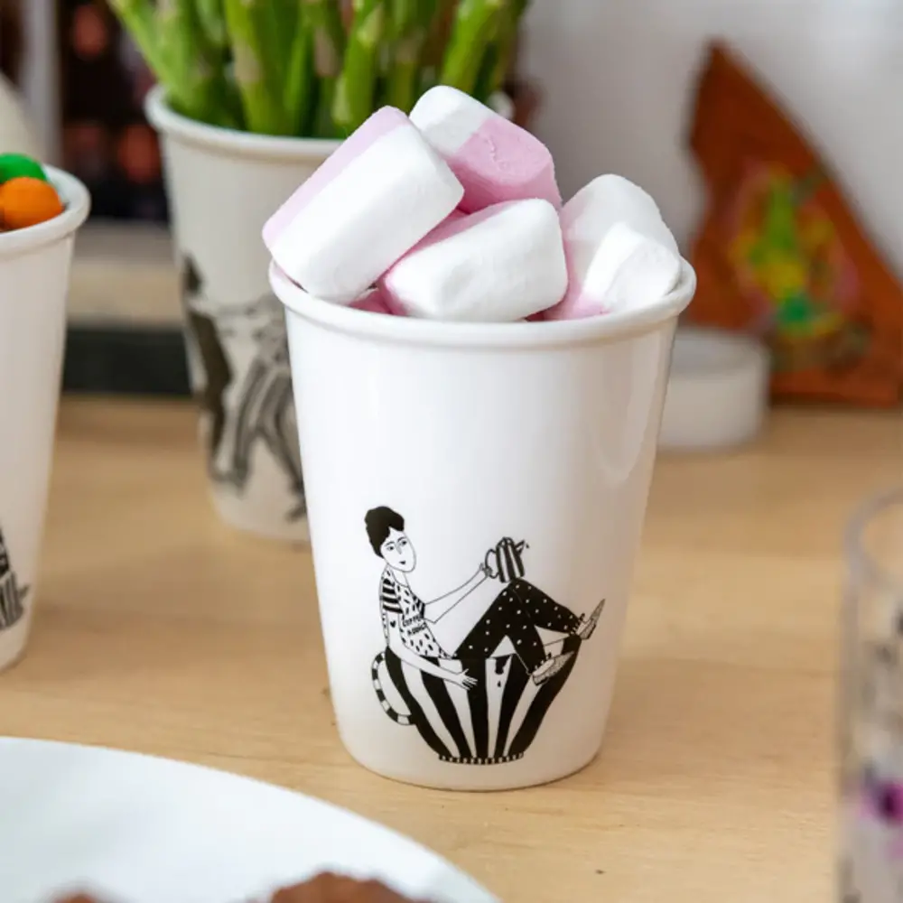 Helen b Helen b - beker - coffee addict Helen b Helen b - beker - coffee addict