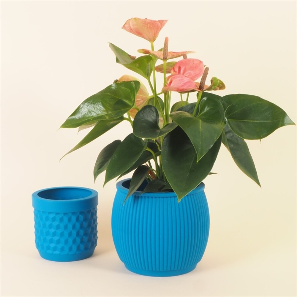 Living by Colors Living by colors - silicone bloempot chubby - royal blue Living by Colors Living by colors - silicone bloempot chubby - royal blue